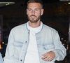Extrêmement attentif, il a multiplié les interactions, demandant notamment à la sécurité de rafraîchir le public ou en aidant une personne faisant un malaise.

Christina Milian et M. Pokora ont été aperçues à leur arrivée au concert de Drake à Paris dans des tenues en jean assorties. @Backgrid USA / Bestimage