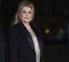 L'hôtel propose 39 chambres et suites dont les prix varient de 280 € à 800 € la nuit.

Catherine Deneuve - Arrivées au Grand Dîner du Louvre 2026 à Paris pendant la fashion week Prêt à Porter femme automne/hiver 2026-2027 (PFW)
 
© Olivier Borde / Bestimage