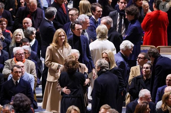 Natalia Vodianova et son mari, Antoine Arnault - Cérémonie de réouverture de la cathédrale Notre-Dame de Paris, le 7 décembre 2024. Joyau de l’art gothique, lieu de culte et de culture, symbole universel de la France et de son histoire, la cathédrale de Notre-Dame de Paris rouvre ses portes les 7 et 8 décembre, cinq ans après le terrible incendie qui l’avait ravagée le 15 avril 2019. 
© Dominique Jacovides / Bestimage