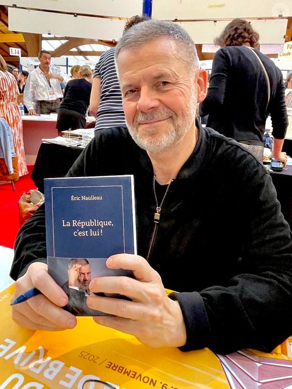 Eric Naulleau - Les célébrités en dédicace à la 43ème Foire du Livre de Brive (7 - 9 novembre 2025), le 8 novembre 2025. © Fabien Faure / Bestimage
