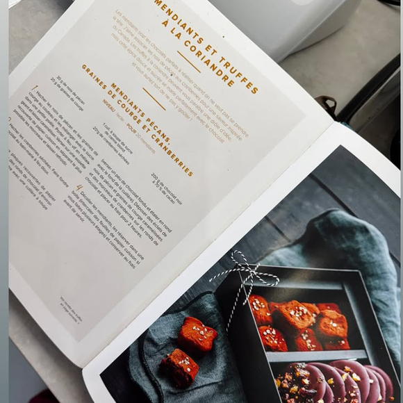 Car, rappelons-le, Eric Antoine suit un régime végétaliste.

Gennifer Demey partage ses préparatifs culinaires pour Noël.