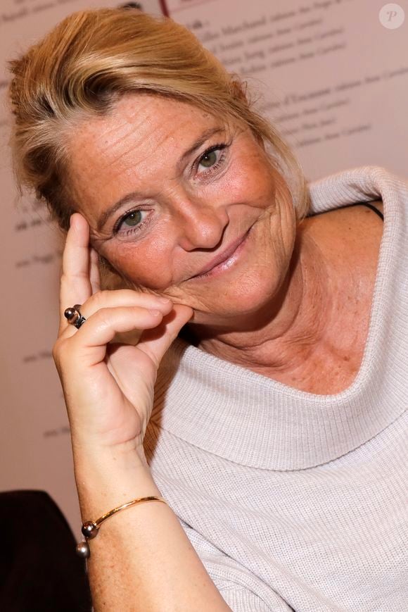 Marina Carrère d'Encausse - Personnalités en dédicace au salon du livre "Livre Paris 2018" à Paris. Le 17 mars 2018 CEDRIC PERRIN / BESTIMAGE