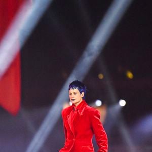 Si la star a pris le risque de laisser certains fans sur le bas-côté, elle assume complètement sa mue et a récemment ajouté le prénom Rahim pour se définir...

Christine And The Queens aka Redcar Rahim sur le plateau de l'émission "Paris 2024 : merci ! La grande soirée événement" sur les Champs-Elysées à Paris, à l'occasion des Jeux Olympiques et Paralympiques Paris 2024, diffusée en direct sur France 2, le 14 septembre 2024. Crédit Perusseau-Ramsamy / Bestimage
