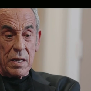 Thierry Ardisson est décédé mardi 14 juillet d'un cancer du foie. 

Capture d'écran Thierry Ardisson - La face cachée de l'homme en noir mercredi 16 juillet. TF1