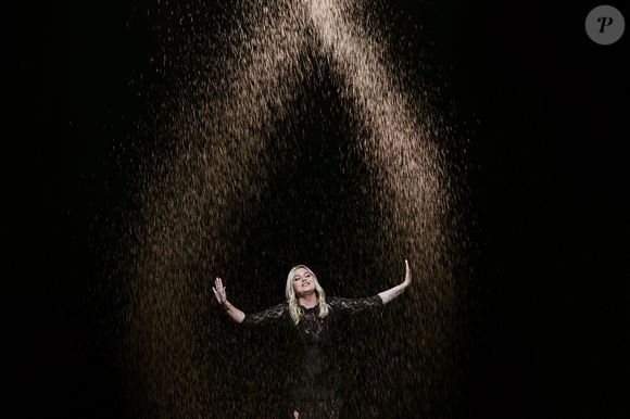Avec deux prix sur les trois en jeu, Louane n'a pas du tout de quoi rougir et peut se montrer fière de son parcours au sein du concours.

17 mai 2025, Suisse, Bâle : Louane de France avec le titre "Maman" chante lors de la finale du 69ème Concours Eurovision de la Chanson (ESC 2025) sur la scène de la St. Jakobshalle. Jakobshalle : Jens Büttner/dpa/ABACAPRESS.COM