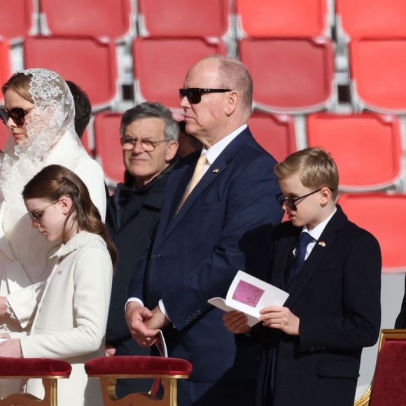"Des pizzas, on en prépare de temps en temps pour les enfants princiers, en faisant la pâte à la minute. Mais pas au niveau de ce concours", affirme le vice-champion mondial.

La princesse Charlène de Monaco, la princesse Gabriella, le prince Albert II de Monaco, le prince Jacques, la princesse Stéphanie de Monaco - Messe célébrée par le pape Léon XIV au stade Louis II de Monaco - Visite historique du pape Léon XIV à Monaco le 28 mars 2026.
© Claudia Albuquerque / Bestimage
