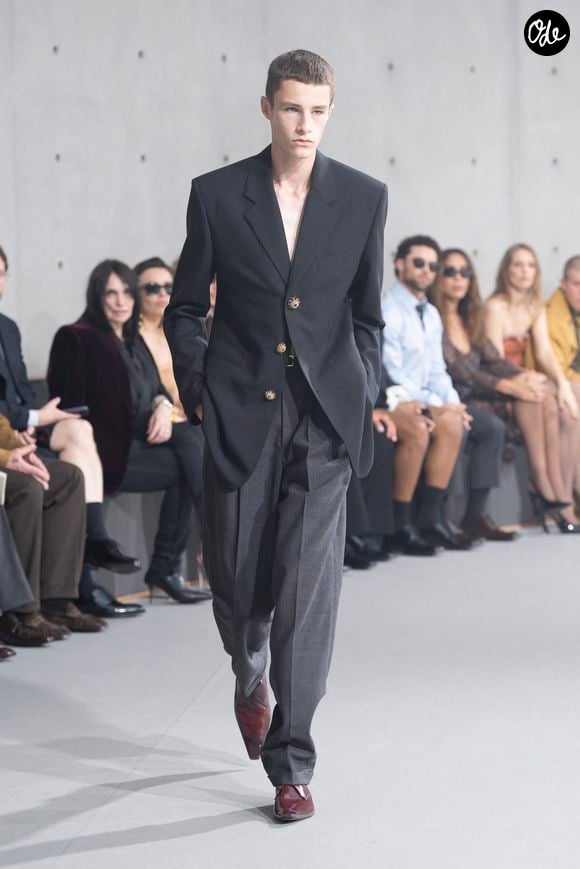 Défilé de mode homme Saint Laurent Printemps/Eté 2027 dans le cadre de la Fashion Week de Paris le 23 juin 2026.

© Bestimage