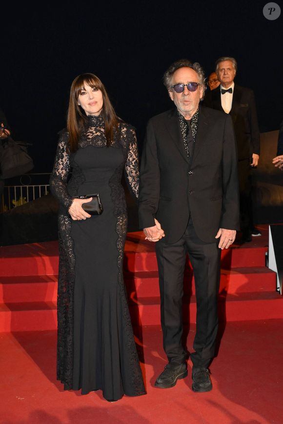Malgré la rupture, Monica Bellucci affirme au média italien : "Tant que je vivrai, Tim aura toujours une place unique dans mon cœur". 

Tim Burton et sa compagne Monica Bellucci au photocall de la cérémonie de clôture du 71ème Festival du Film de Taormina, le 15 juin 2025 @Maurizio D'Avanzo/IPA via ZUMA Press