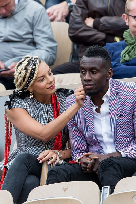 Blaise Matuidi et sa femme Isabelle - People dans les tribunes lors des internationaux de France de tennis de Roland Garros 2019 à Paris le 28 mai 2019. © Jacovides-Moreau/Bestimage