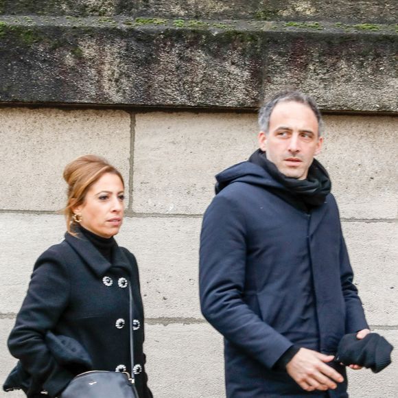 Après plusieurs semaines de rumeur, c'est désormais officiel !

Léa Salamé et son compagnon Raphaël Glucksmann - Obsèques de Sébastien Demorand à la Coupole du crématorium du cimetière du Père-Lachaise à Paris, France (AGENCE / BESTIMAGE).