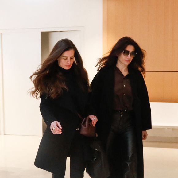 Après quatre jours d'audience, le président a annoncé que le verdict était mis en délibéré au 13 mai 2025. 

Magda Vavrusova - Arrivées au procès de Gérard Depardieu pour agressions sexuelles sur deux femmes lors d'un tournage de film en 2021, au tribunal correctionnel de Paris.
Le 27 mars 2025.

© Clovis / Guignebourg / Bestimage