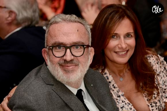 Face à une relation qui avançait trop lentement selon lui, le réalisateur a choisi de disparaître temporairement pour provoquer un déclic.

Dominique Farrugia et sa femme Isabelle - Gala annuel du "Casip-Cojasor" à l'Hôtel Salomon de Rothschild à Paris, le 12 novembre 2019. © Erez Lichtfeld/Bestimage