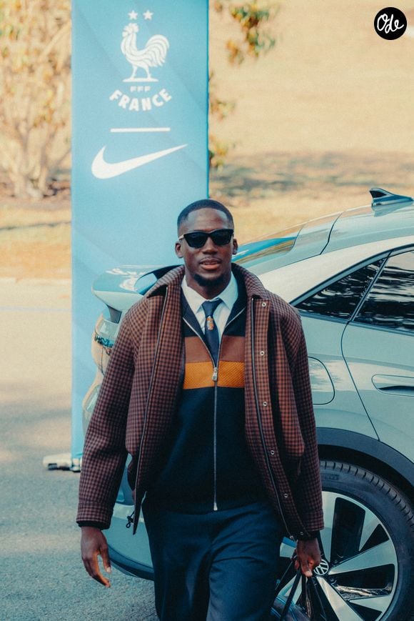 Ibrahima Konaté - Les joueurs de l'équipe de France de football arrivent au centre d'entraînement de la Fédération française de football (FFF) à Clairefontaine-en-Yvelines, France, le 21 septembre 2026, pour une séance d'entraînement à quatre jours du match de Ligue des Nations de l'UEFA opposant la France à la Turquie. © FFF via Bestimage