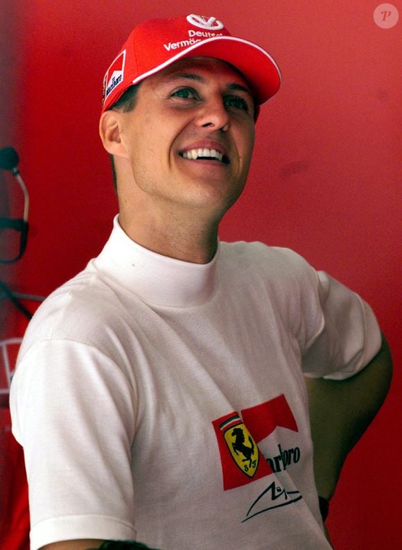 Le pilote allemand de l'équipe Ferrari, Michael Schumacher, en boîte lors des séances d'entraînement officielles du Grand Prix d'Espagne de Formule 1 qui s'est déroulé au Circuit de Catalogne à Montmelo, Barcelone, Espagne, le 5 mai 2000. Photo par Albert Olive/EFE/ABACAPRESS.COM