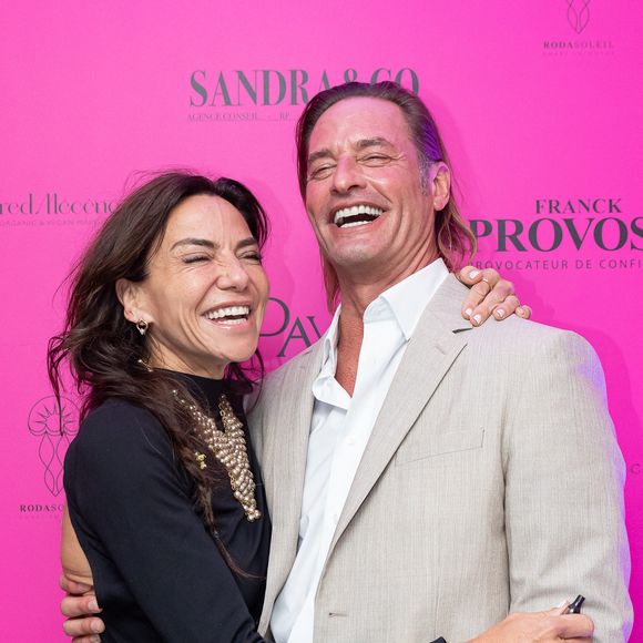 Exclusif - Sandra Sisley et Josh Holloway - Photocall à la suite Sandra & Co lors du Festival International des Séries de Cannes, Canneseries Saison 8, à l’hôtel JW Marriott Cannes le 27 avril 2025.
© Aurelio Stella / William Sanches Tavares / Evenjoy / Bestimage
