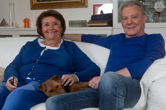 Sa veuve Cléo explique que les chansons ont été mixées selon les souhaits d’Herbert.


Herbert Leonard et sa femme Cléo chez eux à Barbizon. © JLPPA / Bestimage