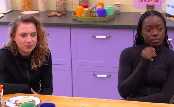 Léa et Sarah dans la Star Academy