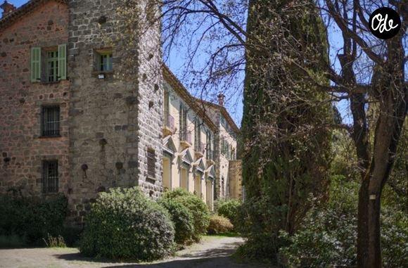 Le Domaine des Aspres, dans le sud de la France, est à vendre.