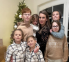 Le couple star de "Familles nombreuses, la vie en XXL" a six enfants ensemble.

Camille Santoro avec ses six enfants - Instagram, 29 décembre 2024