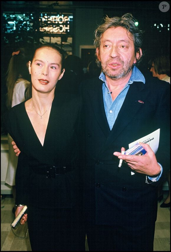 ARCHIVES - SERGE GAINSBOURG ET SA FEMME BAMBOU A LA GENERALE DE LA PIECE "KEAN" AU THEATRE MARIGNY A PARIS EN 1987