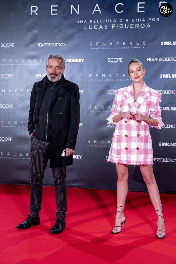 Imanol Arias et Esther Exposito lors de la séance photo organisée à l'occasion de la première du film *Renaceres* à Madrid, le mercredi 16 novembre 2020. Photo : GTres/ABACAPRESS.COM
