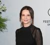 Qui semble épargnée par le temps. Les années ont beau défiler, le teint cristallin sans défaut de l'actrice demeure.
Juliette Binoche - Photocall du dîner L'Oréal Paris en l'honneur des femmes du cinéma lors du 78ème Festival International du Film de Cannes le 14 mai 2025. © Lionel Urman/Bestimage