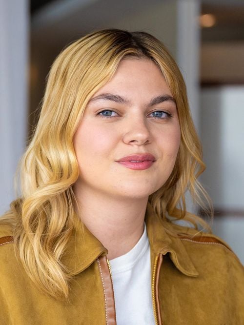 Louane : nouvelle mission pour la chanteuse, et cela n'a rien à avoir avec la musique ou le cinéma