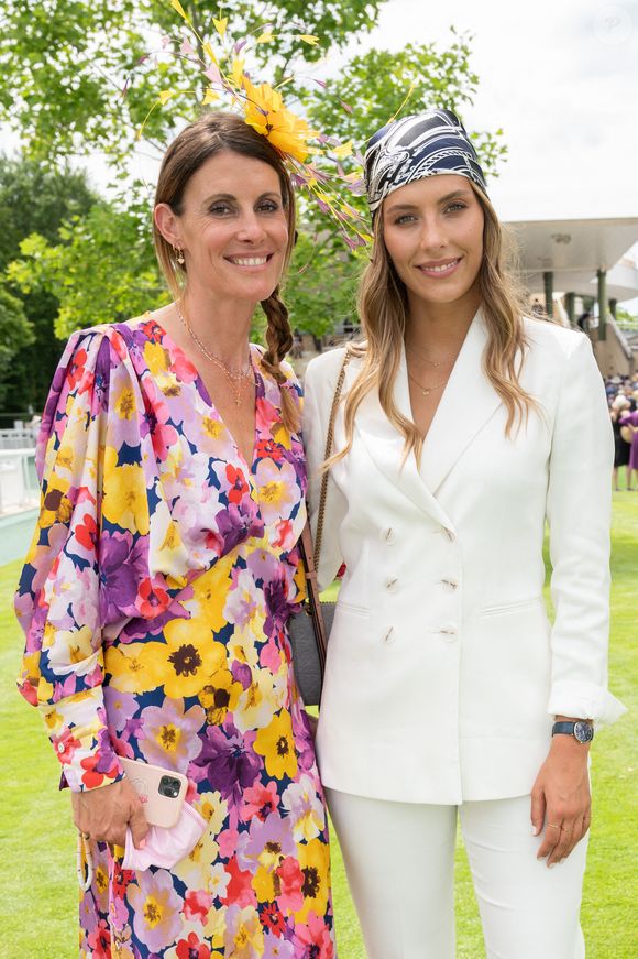 Sophie Thalmann et Camille Cerf assistent au Prix de Diane à l'hippodrome de Chantilly, au nord de Paris, France, le 20 juin 2021. Photo by Laurent Zabulon/ABACAPRESS.COM