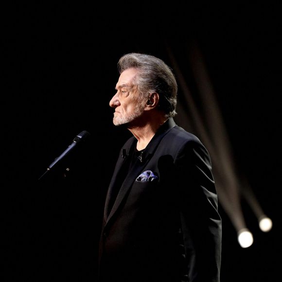 Eddy Mitchell - Enregistrement de l'émission "Le grand échiquier" à Paris, présentée par C.Chazal, et diffusée le 20 décembre sur France 3. Le 25 Novembre 2021
© Dominique Jacovides / Bestimage