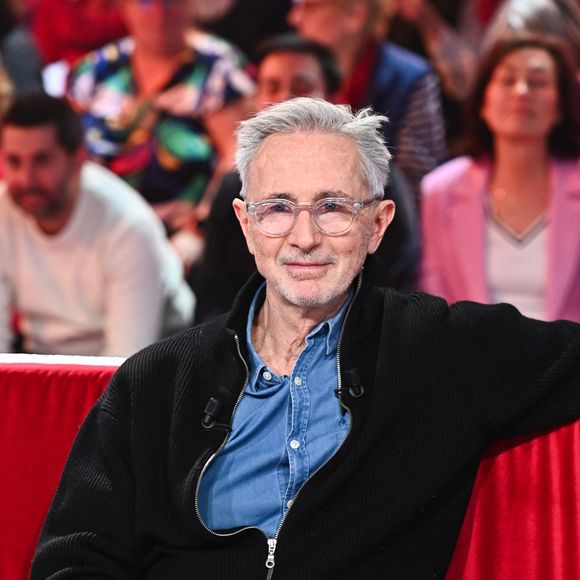Que sait-on à propos de Louise, sa petite dernière ?


Exclusif - Thierry Lhermitte - Enregistrement de l'émission Vivement dimanche consacrée à l'équipe du Splendid au studio Rive Gauche, présentée par M.Drucker, diffusée le 23 février 2025 sur France 3. 
© Guillaume Gaffiot / Bestimage