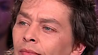 Ari Boulogne, "le fils illégitime" d'Alain Delon, délaissé et volé par sa compagne  ? Récit de sa vie avant la fin