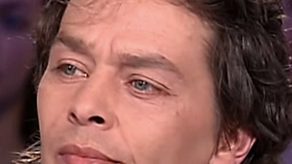 Ari Boulogne, "le fils illégitime" d'Alain Delon, délaissé et volé par sa compagne  ? Récit de sa vie avant la fin