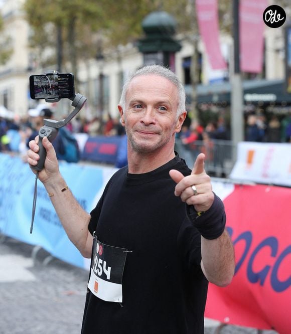 Samuel Etienne - People au "Marathon Pour Tous", épreuve grand-public des Jeux Olympiques de Paris 2024 sur les Champs-Elysées à Paris le 31 octobre 2021. © Panoramic/Bestimage