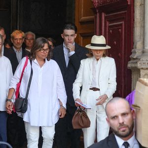 Alexandra de Csabay (fille adoptive) - Sorties des obsèques de Philippe Labro en l'église de Saint-Germain-des-Prés à Paris le 13 juin 2025. © Dominique Jacovides - Christophe Clovis / Bestimage