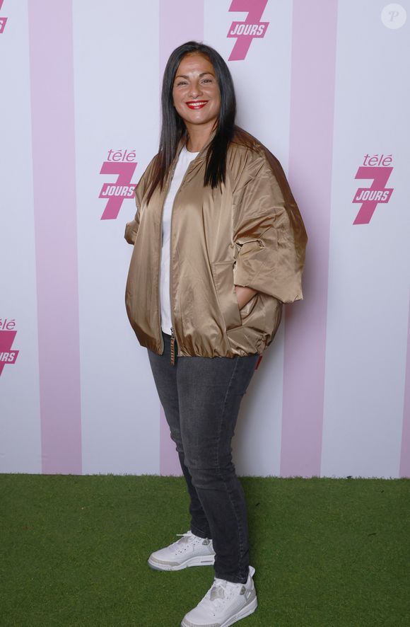 A savoir Malika Benjelloun.

Malika BENJELLOUN

Soirée Télé 7 jours Chez Francette à Paris, jeudi 4 septembre 2025. - Soirée Télé 7 jours Chez Francette à Paris le 4 septembre 2025.
© Christophe Aubert via Bestimage