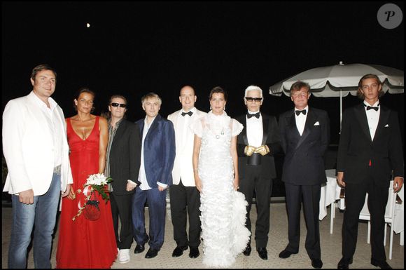 Gala de la Croix rouge 2006 à Monaco en presence du prince Albert II de Monaco, de la princesse Stéphanie, du prince de Hanovre et de la princesse Caroline, Pierre Casiraghi, Charlene Wittstock et de Karl Lagerfeld. © DOMINIQUE JACOVIDES / BESTIMAGE