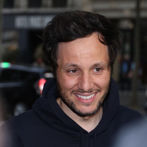 Vianney inaugure sa statue de cire au musée Grévin à Paris le 27 mai 2025. © Denis Guignebourg / Bestimage