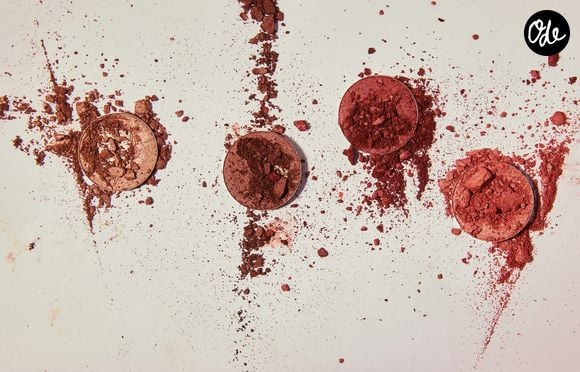 Les maquilleurs recommandent d'associer les deux avec la technique du « blush combo ».

Quel choix faire pour le blush, en poudre ou en crème ?