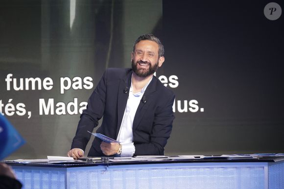 Exclusif - Cyril Hanouna, sur le plateau de l’émission « TPMP » présentée par C.Hanouna et diffusée en direct sur Youtube et sur toutes les box (SFR, FREE, Bouygues, MyCanal etc), Paris, France, le 10 mars 2025. © Jack Tribeca / Bestimage