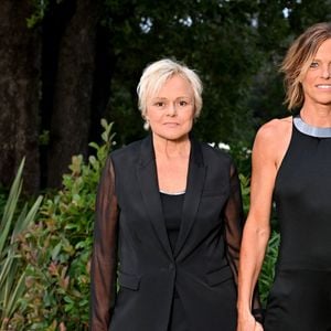 Muriel Robin et sa femme Anne Le Nen - 10ème édition du Gala de Charité de Patrick Mouratoglou à l'Académie Mouratoglou à Biot Sophia Antipolis, le 23 juin 2024.
© Bruno Bebert/Bestimage