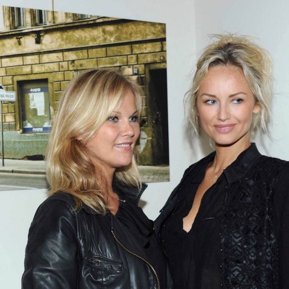 Adriana Karembeu et sa sœur Natalia Sklernarikova, marraines du champagne Lanson, participent aux vendanges du Clos Lanson 2011 à Reims, en France, le 27 août 2011. Photo : Abaca