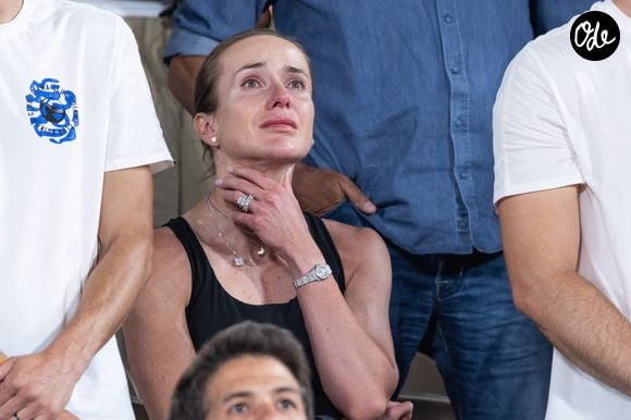 Elle a notamment évoqué le traumatisme laissé par la guerre en Ukraine, qui l’a profondément changée.

Elina Svitolina (femme de G.Monfils) - Gaël Monfils joue et perd son dernier match face à Hugo Gaston lors des internationaux de tennis de Roland Garros à Paris le 25 mai 2026. © Moreau / Jacovides / Bestimage
