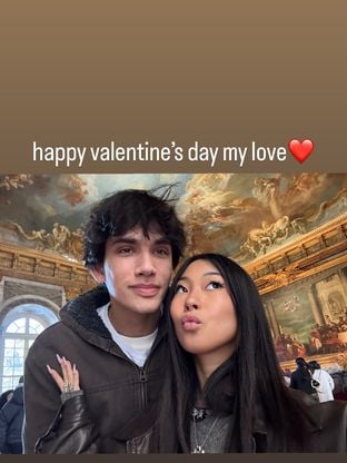 Jade Hallyday file toujours le parfait amour avec Aaron