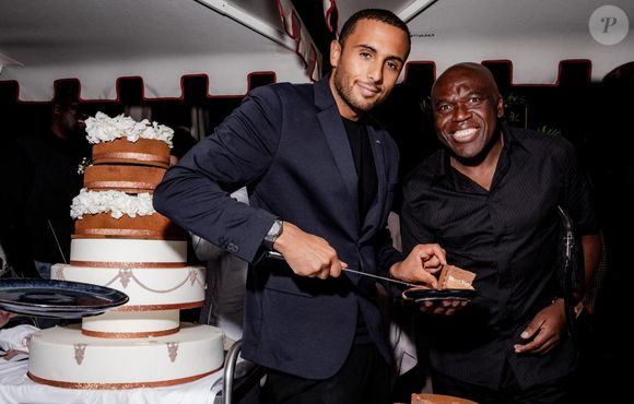 Les Foodlovers ont fait leur review. "Franchement, le restaurant il est magnifique, précisent-ils. Et même chose pour la terrasse." 

Exclusif - le pâtissier Yazid Ichemrahen et Wilfrid Mbappé - Les célébrités fêtent le 48ème anniversaire de J.Debbouze dans le restaurant "Dar Mima", créé par Laurent de Gourcuff et J.Debbouze, en hommage à la mère de ce dernier, Fatima. Sur le toit de l'Institut du monde arabe à Paris, l'acteur a partagé son gâteau d'anniversaire avec sa femme, M.Theuriau, et ses amis, dont l'équipe du "Jamel Comedy Club", le 18 juin 2023.  Yazid Ichemrahen via Bestimage