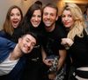 Anthony Joubert a été violemment agressé dans un TER alors qu’il se rendait dans l’Oise pour jouer son spectacle. 

Exclusif - Emmanuelle Boidron, Mélanie Kah, Franck le Hen, Lola Marois Bigard, Anthony Joubert - Cocktail suite à la générale de la pièce "Revenir un jour (remix)" aux feux de la rampe à Paris. Christophe Clovis / Bestimage
