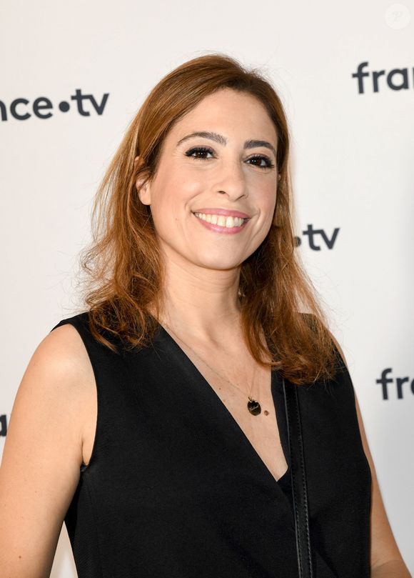 Info - Léa Salamé prend le 20 Heures de France 2 et quitte la matinale de France Inter - Léa Salamé au photocall de la conférence de presse de France 2 au théâtre Marigny à Paris le 18 juin 2019.

© Coadic Guirec / Bestimage