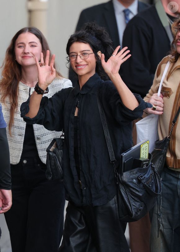 Los Angeles, CA Odessa A'Zion a été vue arrivant au studio de "Jimmy Kimmel Live !" à Los Angeles, portant une tenue entièrement noire avec une boucle de ceinture Led Zeppelin le 11/02/2026.

Sur la photo : Odessa A'Zion 

Photo : Backgrid USA / Bestimage