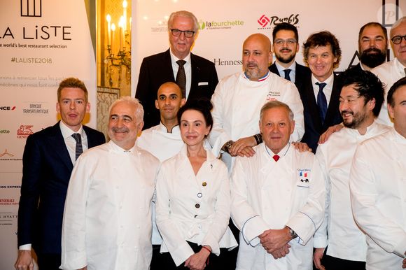 Exclusif - Frédéric Anton chef du restaurant Le Pré Catelan Paris, Alain Ducasse, chef du restaurant Alain Ducasse au Plaza Athénée à Paris, Guy Savoy chef du restaurant Guy Savoy à Paris (sacré meilleur restaurant du monde de LA LISTE 2018), Karim Ben Baba chef du restaurant La Grande Table Marocaine à Marrakech, Ortiz Martha chef du restaurant Dulce Patria à Ciudad de Mexico, Georges Blanc chef du restaurant Georges Blanc à Vonnas, Pierre-Sang Boyer chef du restaurant Signature by Pierre Sang à Paris - Soirée de la 3ème Cérémonie de remise des Prix "LA LISTE 2018" au Quai d'Orsay à Paris, France, le 4 décembre 2017. LA LISTE a fêté sa 3ème cérémonie de remise des Prix avec 40 des plus grands chefs et restaurateurs internationaux des 5 continents. Il reflète l'excellence, la diversité culturelle et l'attrait universel dans la gastronomie mondiale. La veille le président de la République française E. Macron a reçu les chefs au Palais de l'Elysée. © Tiziano da Silva/Bestimage