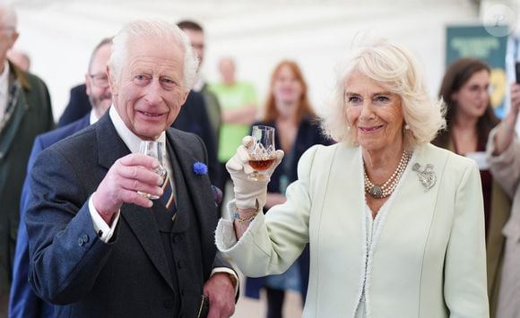 Le roi Charles III et la reine consort Camilla assistent à une célébration au château d'Édimbourg pour marquer le 900e anniversaire de la ville d'Édimbourg, en Écosse le 3 juillet 2024

© Alpha Press / Bestimage