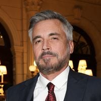 Après 50 ans, Olivier Minne a adopté une nouvelle hygiène de vie : "J'alterne les séances en salle et la natation"